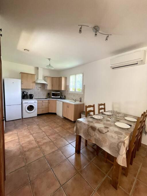 Maison Au Calme Avec Piscine Et Climatisation Ferienhaus Sollacaro